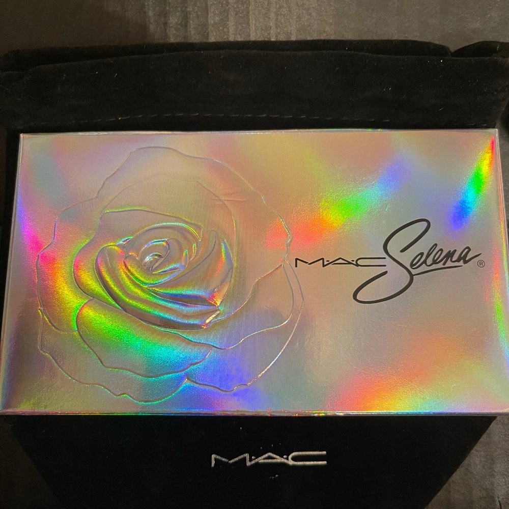 Selena La Reina Me Siento...Muy Excited Palette